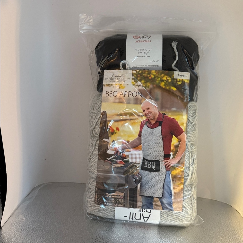 Annie's Premier Yarn Pack in Black and Gray